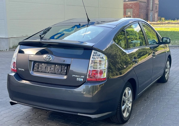 Toyota Prius cena 26999 przebieg: 212800, rok produkcji 2008 z Lwówek małe 529